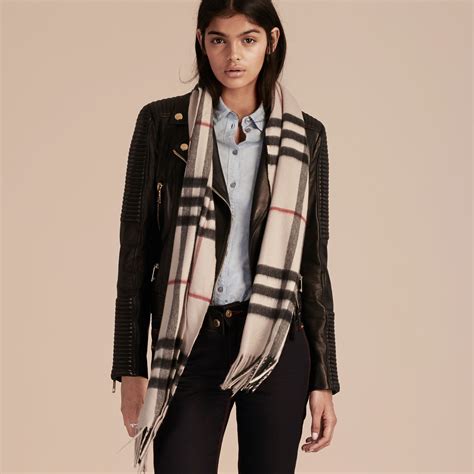 burberry scarf styling|burberry scarf for women.